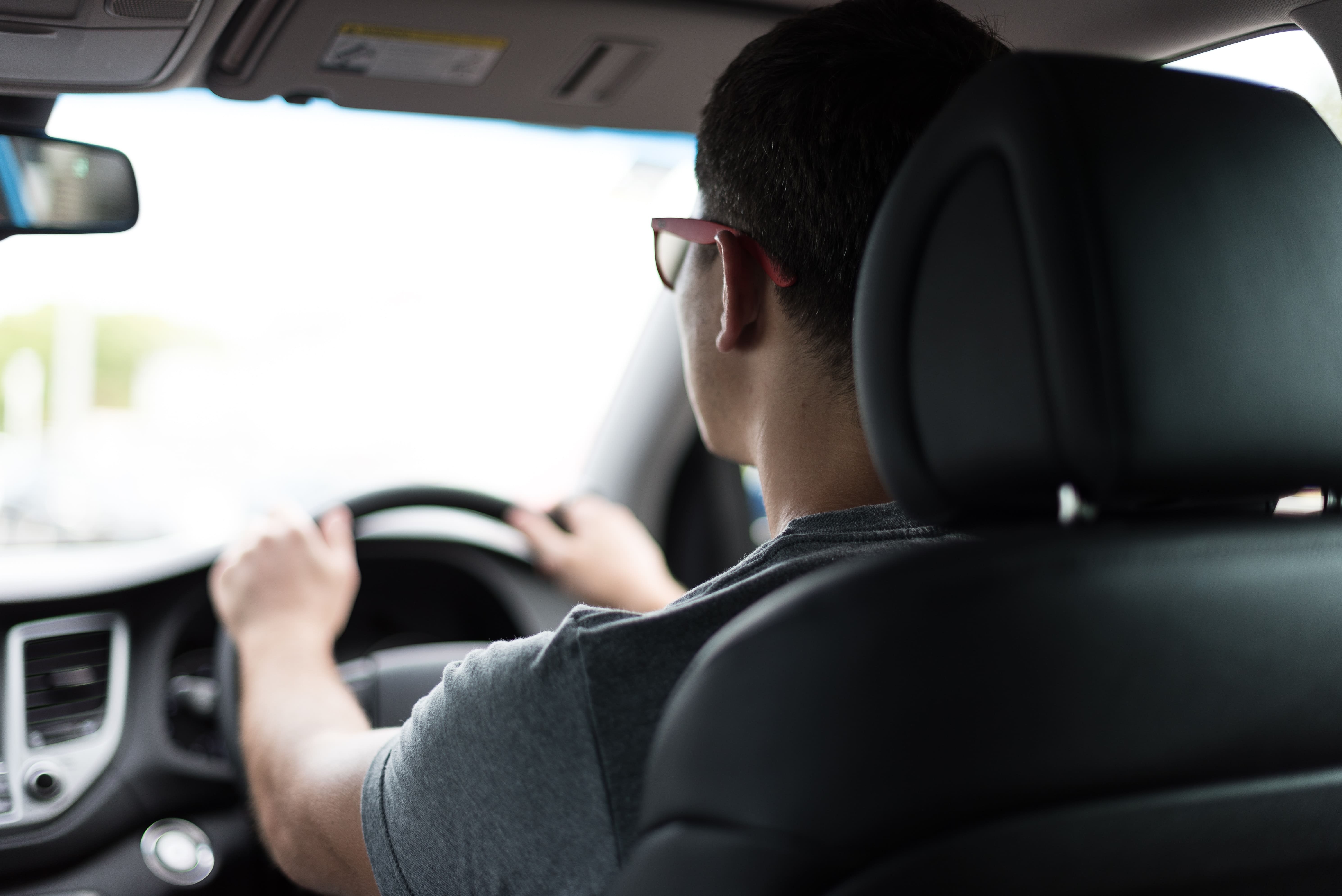 7 Ways To Improve Your Car Safety While Driving